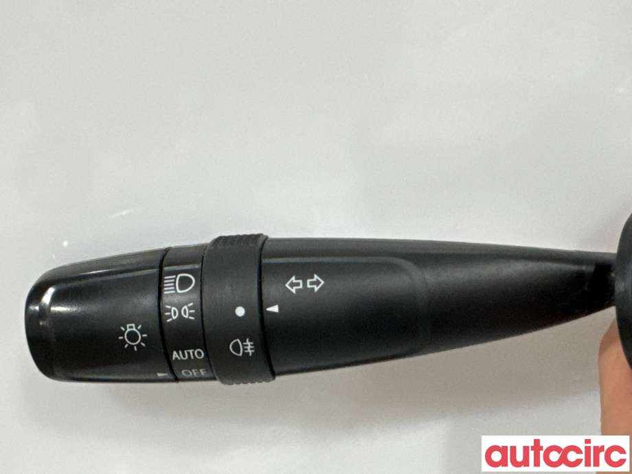 Bryter blink til Suzuki Vitara 2015-->> (Type IV)  (SUZUKI|37210-61M50|)