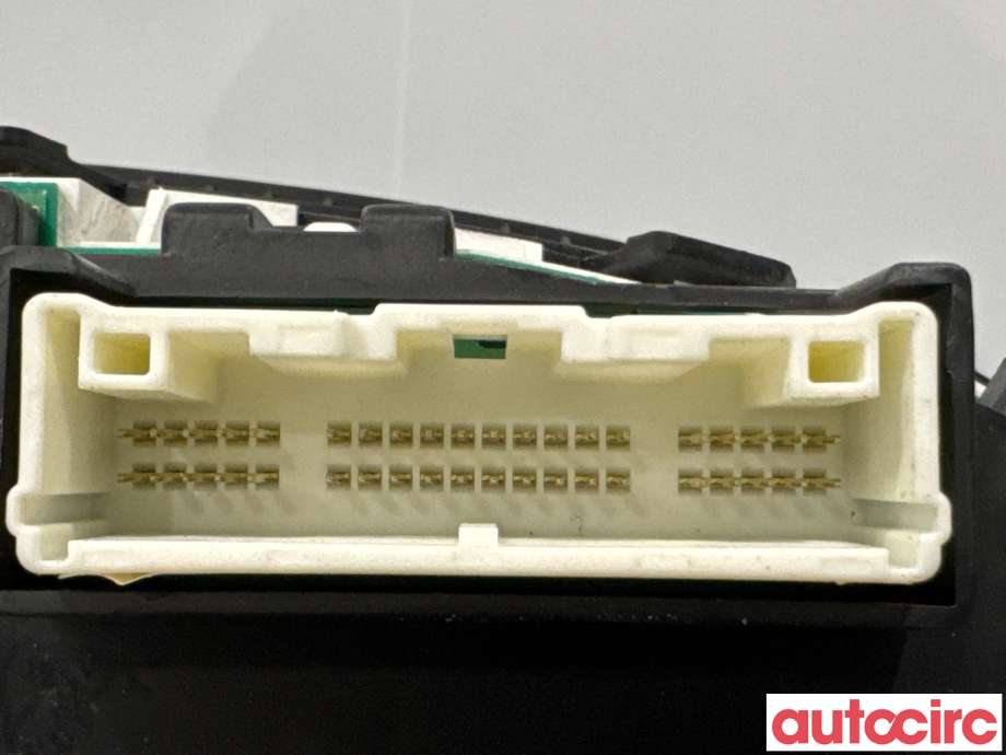 Instrumentpanel til Nissan Qashqai 2007-2010 (Type I, Fase 1)  (NISSAN|24810JD73E|)