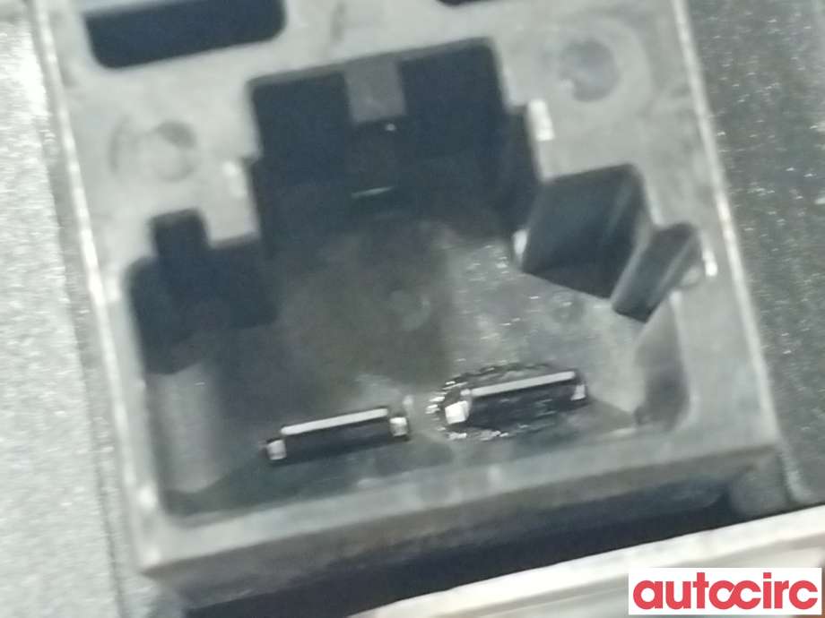 Antenne forsterker til VW Tiguan 2011-2016 (Type I, Fase 2)  (VOLKSWAGEN|5N0035570A)