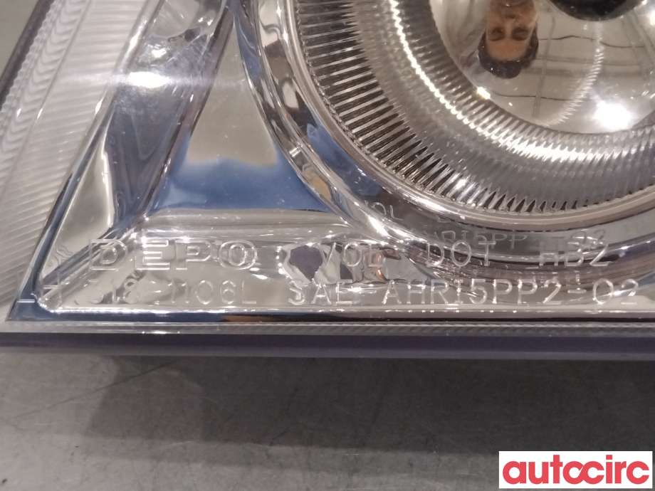 Frontlykt venstre halogen til Suzuki Grand Vitara 1998-2005 (Type II)  (SUZUKI|35320-50J20|35320-50J20-000)