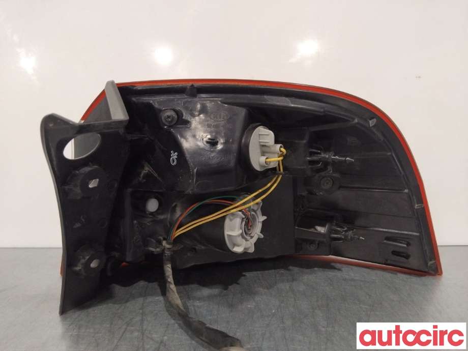 Baklykt venstre til Kia Rio 2011-2017 Type III (KIA|924011W260)
