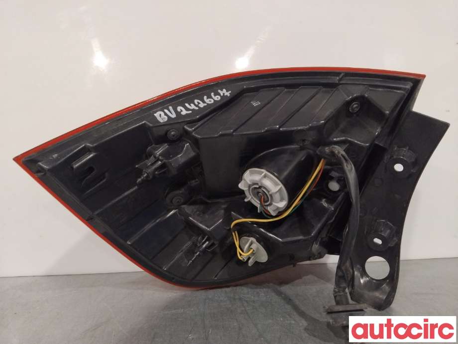 Baklykt venstre til Kia Rio 2011-2017 Type III (KIA|924011W260)