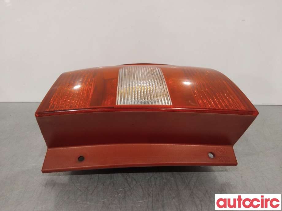 Baklykt høyre til Škoda Yeti 2009-2013 (Fase 1)  (SKODA|5L0945112|5L0945258)