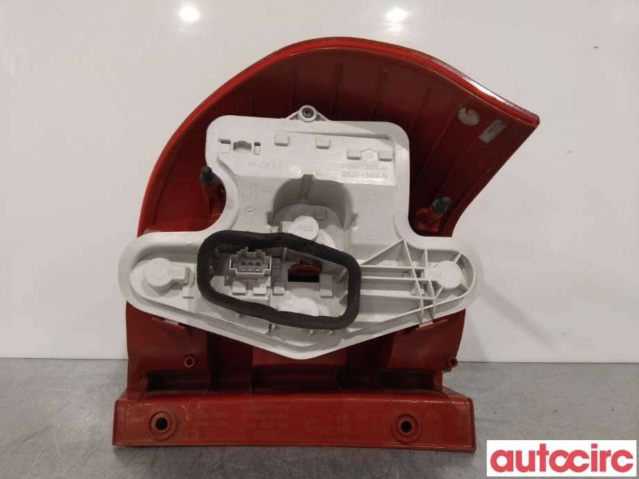 Baklykt høyre til Škoda Yeti 2009-2013 (Fase 1)  (SKODA|5L0945112|5L0945258)