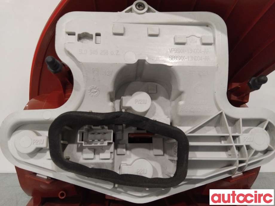 Baklykt høyre til Škoda Yeti 2009-2013 (Fase 1)  (SKODA|5L0945112|5L0945258)