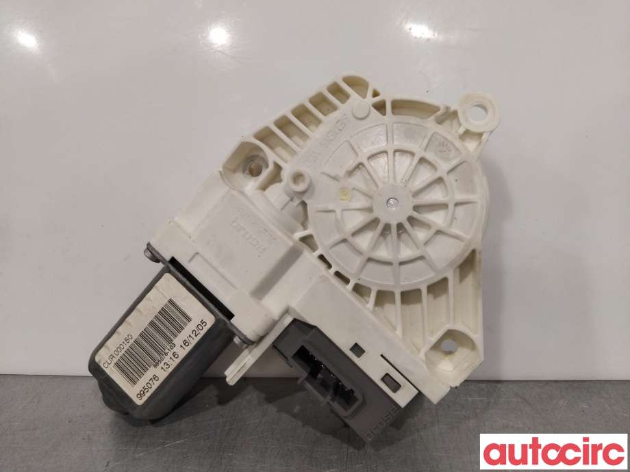 Ruteheis høyre til Land Rover Discovery 2005-2009 (Type III) (LAND-ROVER|CUR000150|995076-103|5H2Z14553DA)