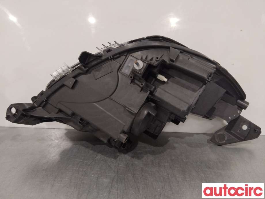 Frontlykt venstre halogen til Peugeot 208 2019-->> (Type II)  (PEUGEOT|9833036380|90200109)