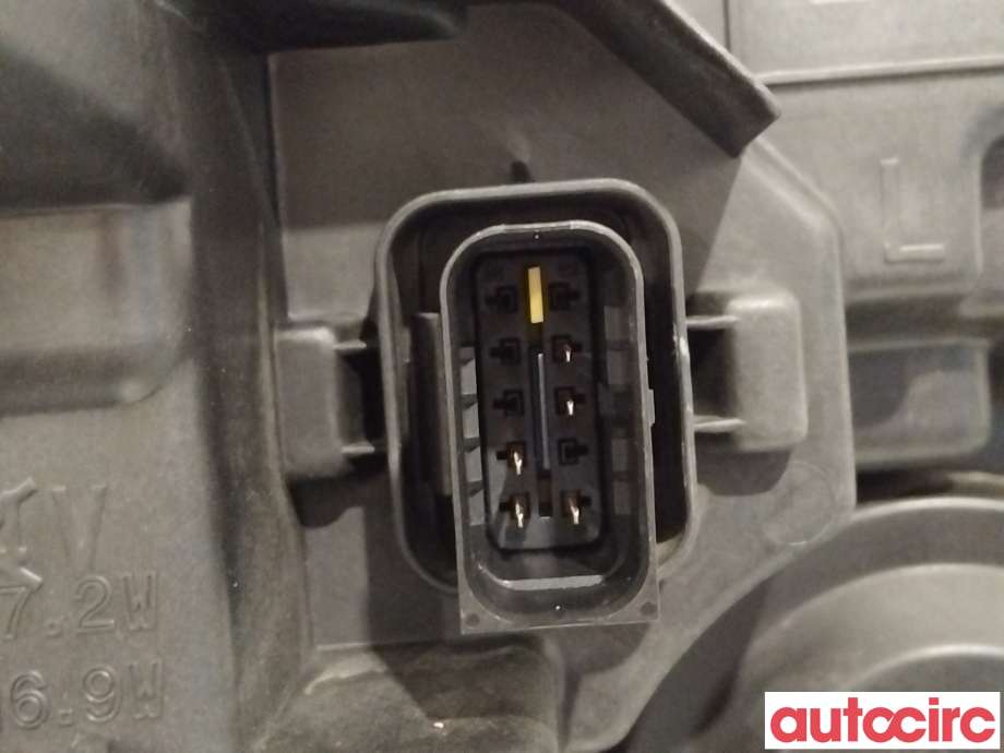 Frontlykt venstre halogen til Peugeot 208 2019-->> (Type II)  (PEUGEOT|9833036380|90200109)