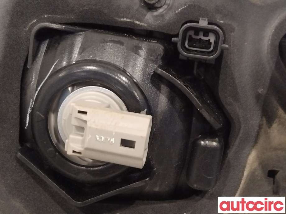 Baklykt venstre indre til Nissan Qashqai 2014-2021 (Type II)  (NISSAN|265554EA5C|265554EA5E)