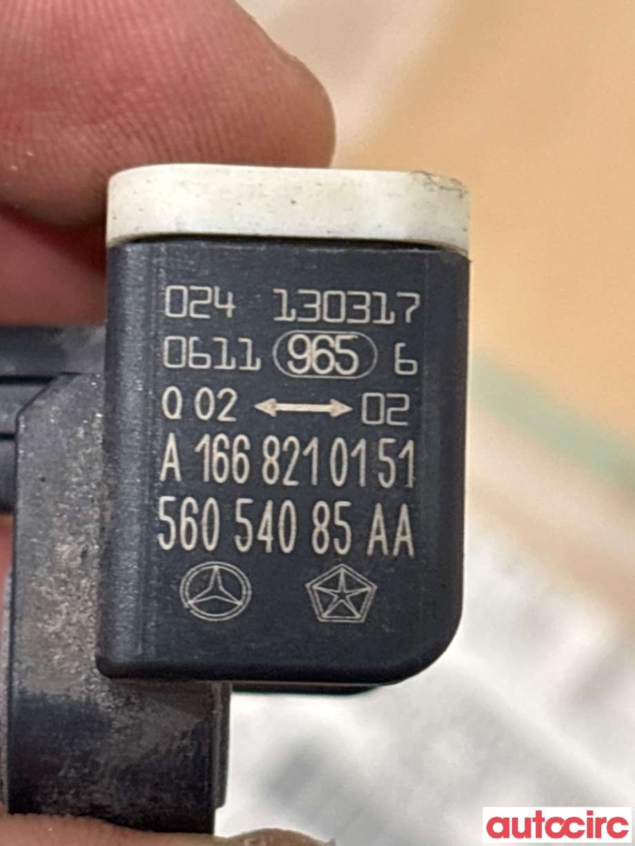 Airbag sensor venstre til Mercedes ML 2011-2015 (Fase 1) (W166) (W166) (MERCEDES|A1668210151)