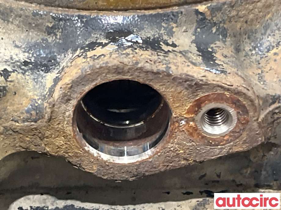 Hjulspindel høyre foran til Toyota Hilux 2006-2011  (TOYOTA|432110K030|)