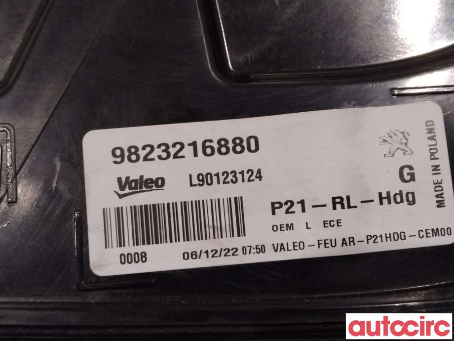 Baklykt venstre til Peugeot 208 2019-->> (Type II)  (PEUGEOT|9823216880|L90123124)