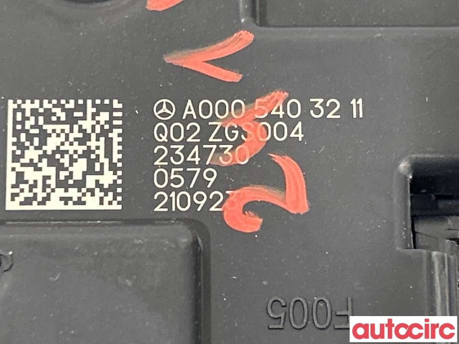 Sikringsboks til Mercedes EQS 2021-->> (V297) (V297) (MERCEDES|A2975400441|A0005403211)
