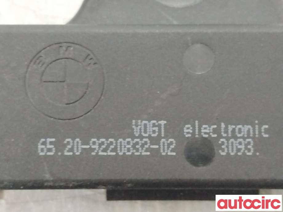Antenne forsterker til BMW 5-Serie 2017-->> (G30/G31) (G30/G31) (BMW|65209220832)