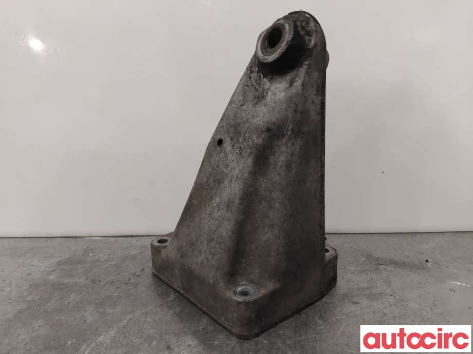 Motorfeste til Mercedes C-Klasse, 2000-2004 (Fase 1) (W203) (W203) (MERCEDES|A6112230804)
