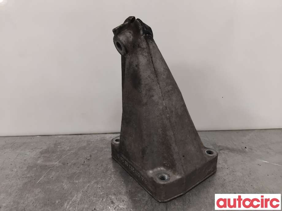 Motorfeste til Mercedes C-Klasse 2000-2004 (Fase 1) (W203) (W203) (MERCEDES|A6112230804|)