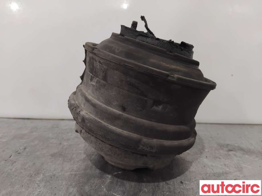 Motorfeste til Mercedes C-Klasse, 2000-2004 (Fase 1) (W203) (W203) (MERCEDES|A2102401217)