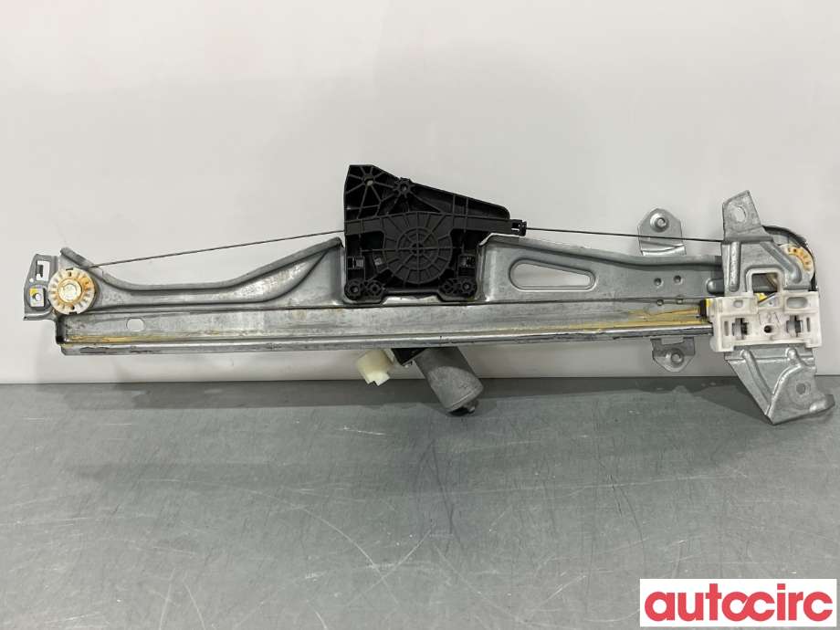 Ruteheis venstre foran til Suzuki SX4 S-CROSS 2013-->> (Type II)  (SUZUKI|83402-61M11|)