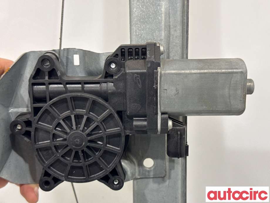 Ruteheis høyre foran til Opel Vivaro B 2014-2019  (OPEL|93867657||9030319-C)
