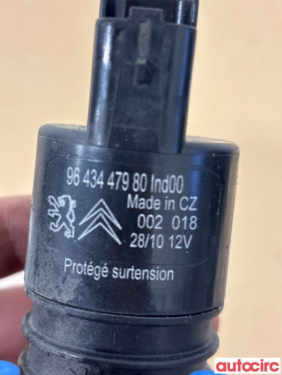 Spylerpumpe foran til Peugeot 5008 2010-2017 (Type I)  (PEUGEOT|643492|)