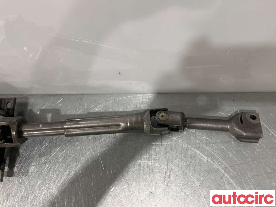 Rattaksel til Volvo XC40 2018-2024  (VOLVO|32269253|8889198000|32269250)