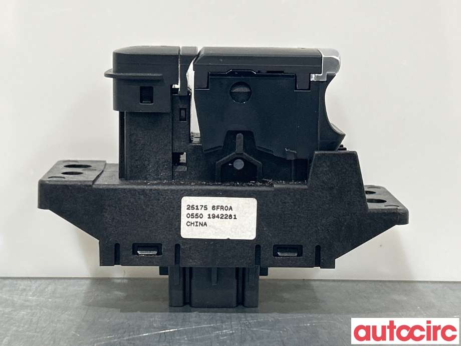 Bryter elektrisk håndbrekk/parkbrems til Nissan Qashqai 2014-2021 (Type II) (NISSAN|251756FR0A|)