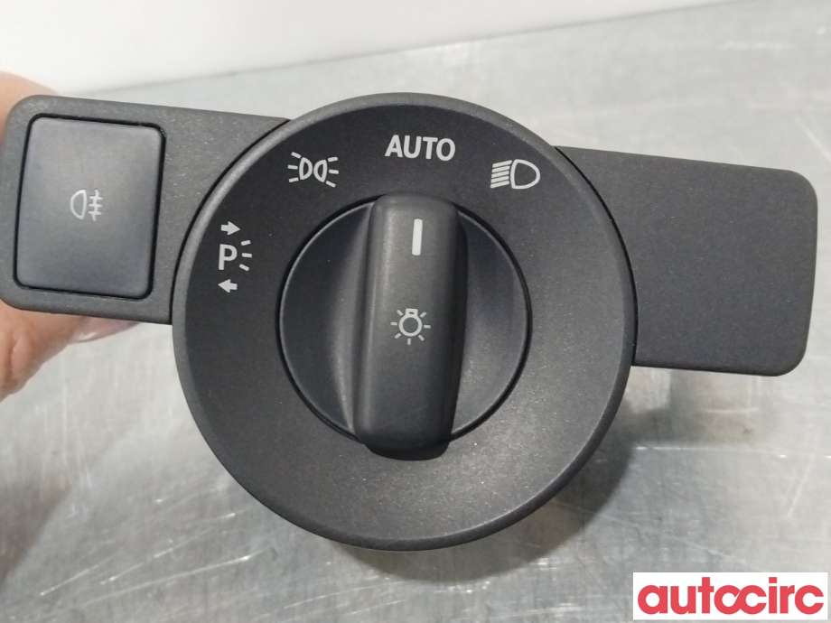 Bryter lys til Mercedes Vito 2014-->> (W447) (W447) (MERCEDES|A2469050250)