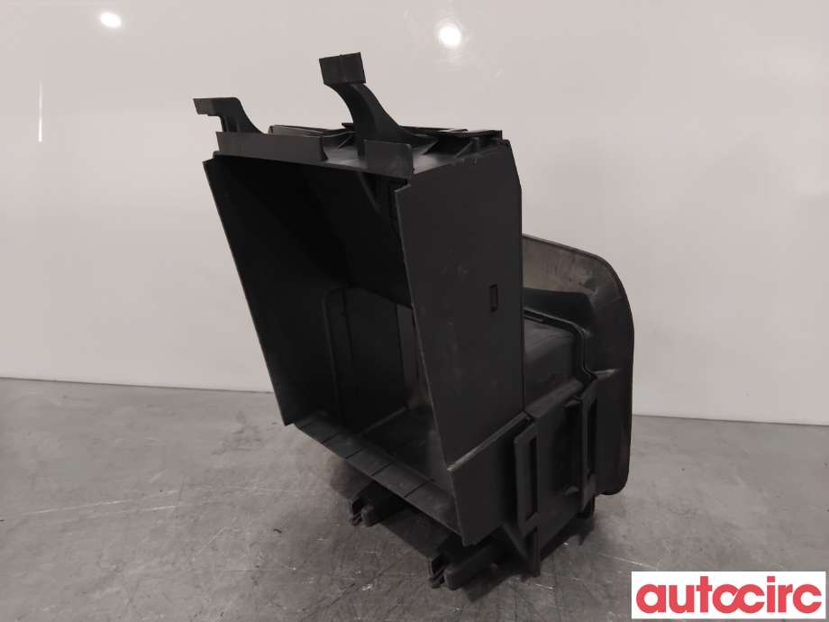Diverse deler til Renault Clio 2012-2016 (Type IV, Fase 1)  (RENAULT|215588067R|)