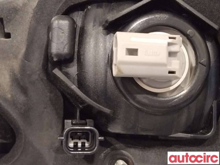 Baklykt venstre indre til Nissan Qashqai 2014-2021 (Type II)  (NISSAN|265554EA5C|265554EA5E)