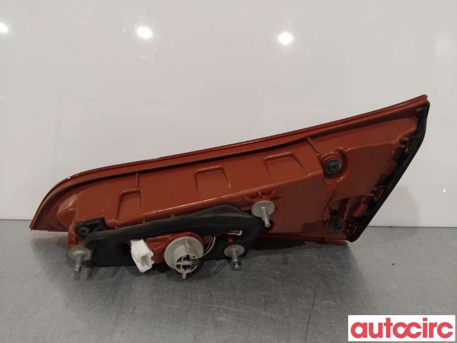 Baklykt venstre indre til Kia e-Soul 2019-->> (Type III)  (KIA|92403K0100)