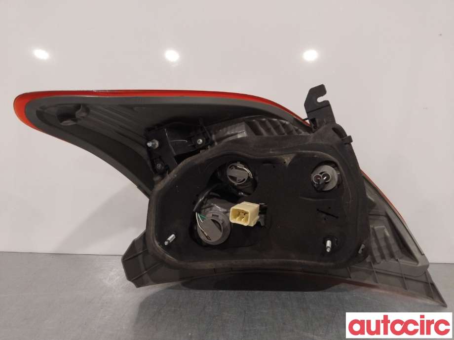 Baklykt venstre til Toyota Yaris 2012-2014 (Type III, Fase 1)  (TOYOTA|815610D370)