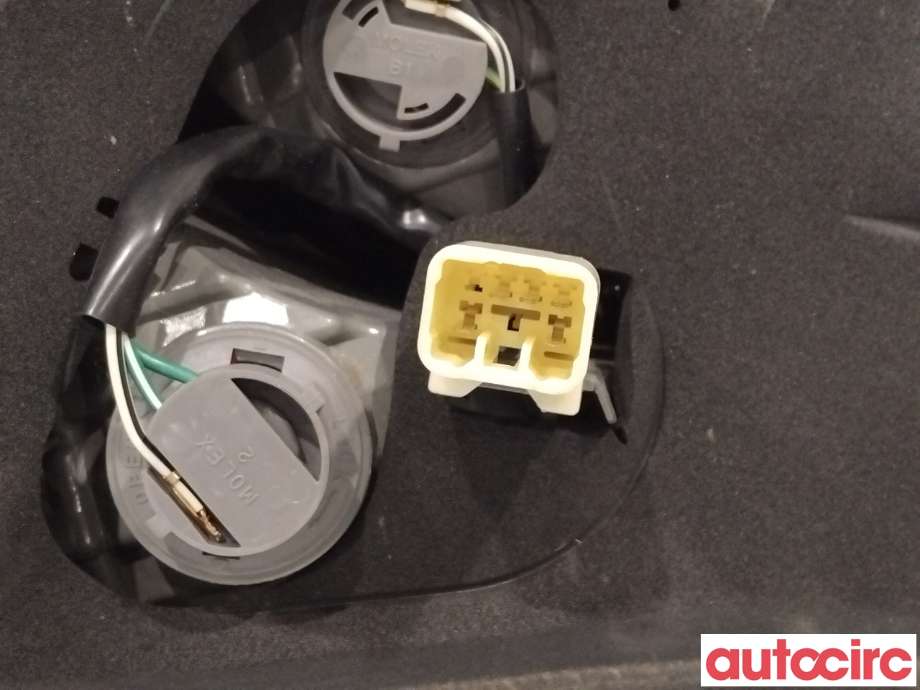 Baklykt venstre til Toyota Yaris 2012-2014 (Type III, Fase 1)  (TOYOTA|815610D370)