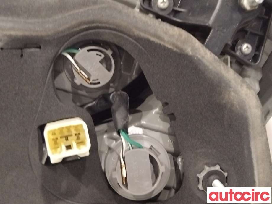 Baklykt høyre til Toyota Yaris 2012-2014 (Type III, Fase 1)  (TOYOTA|815510D370)