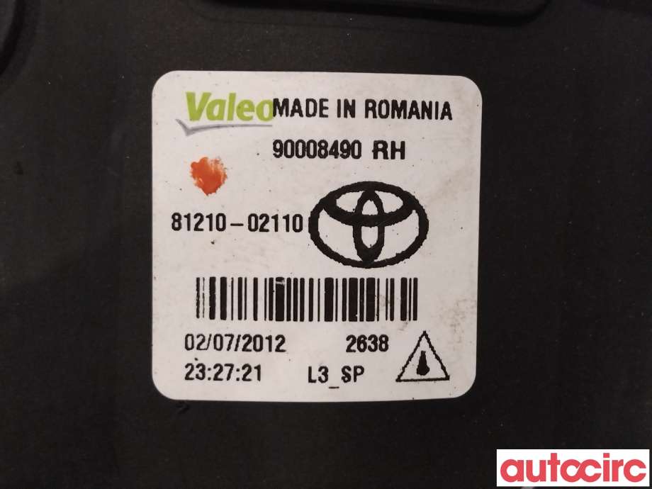 Tåkelykt høyre foran til Toyota Avensis 2009-2015 (Type III, Fase 1)  (TOYOTA|8121002110)