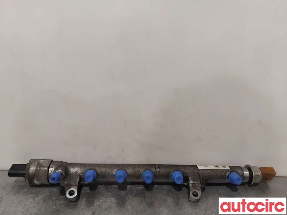 Dyseskinne (fuelrail) til Škoda Octavia 2009-2013 (Type II, Fase 2)  (SKODA|03L130089B|)
