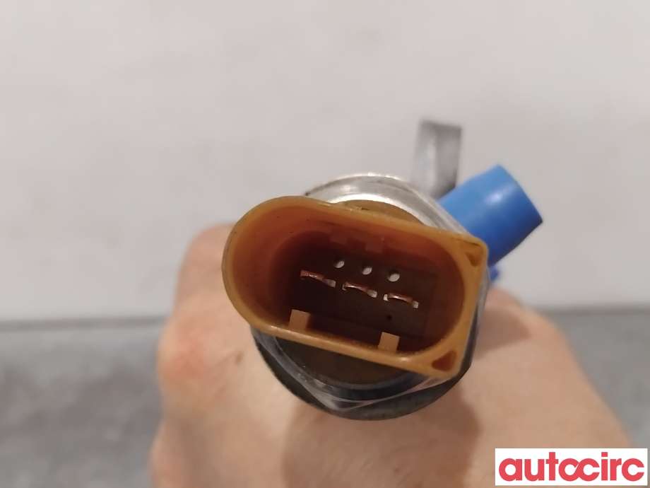 Dyseskinne (fuelrail) til Škoda Octavia 2009-2013 (Type II, Fase 2)  (SKODA|03L130089B|)