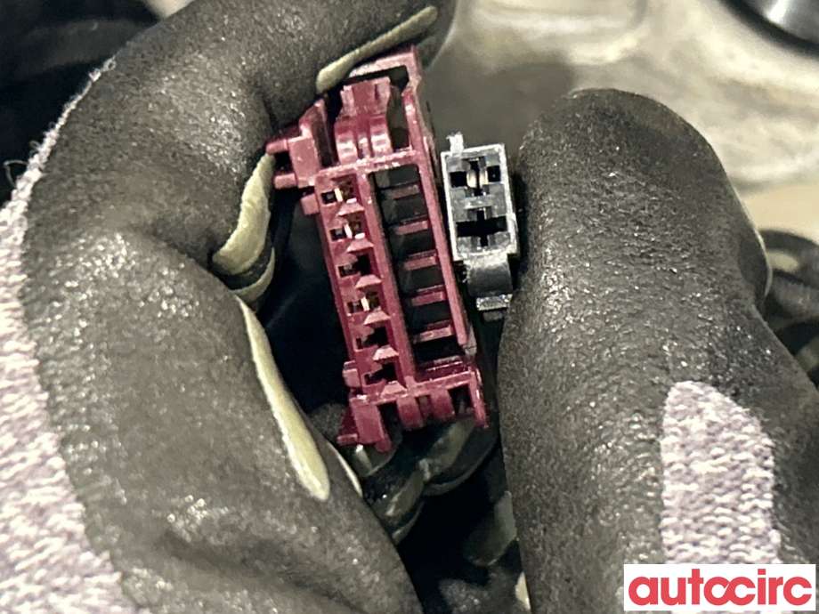 Ratt til Tesla Model Y 2021-2024 (Type I) (TESLA|1626599-00-B|1626599-00-C)