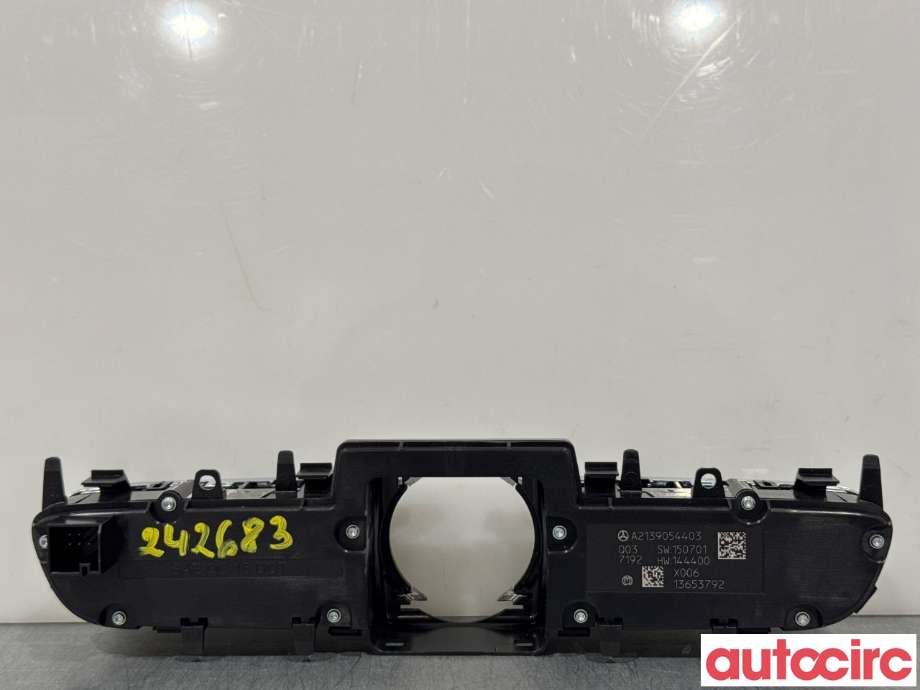 Bryter diverse til Mercedes E-Klasse 2016-2023 (W213) (W213) (MERCEDES|A2139056308||A2139054403)