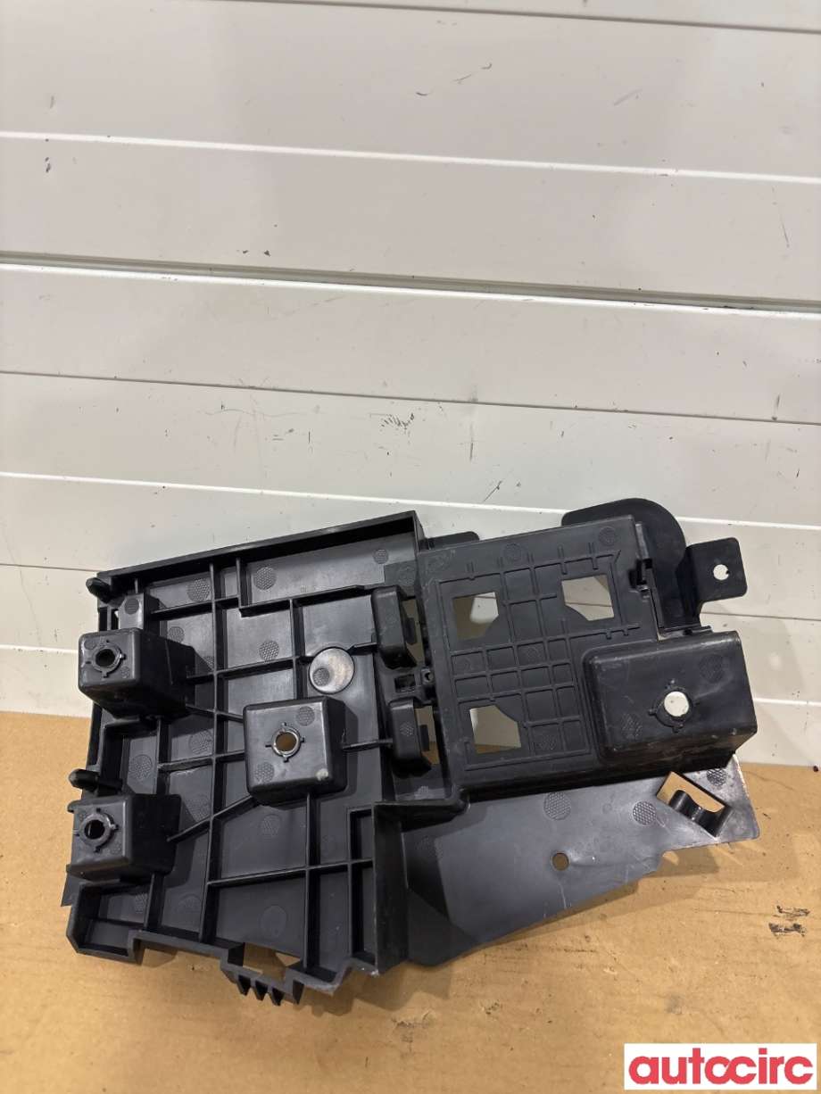 Diverse deler til Volvo V60/V60 CC 2013-2018 (Type I, Fase 2)  (VOLVO|31352284)