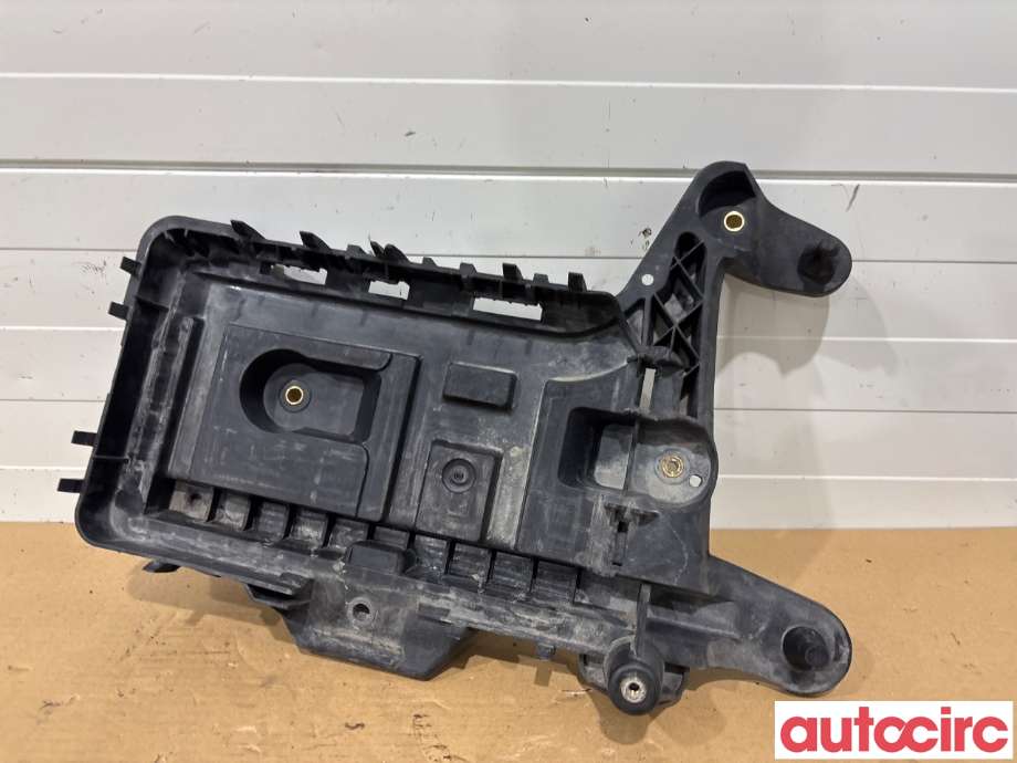 Batterikasse/feste til VW Tiguan 2011-2016 (Type I, Fase 2)  (VOLKSWAGEN|1K0915333H)
