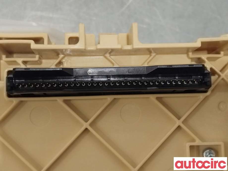 Sikringsboks til Toyota Auris 2013-2015 (Type II, Fase 1) (TOYOTA|8273012X80|8273012X80A)