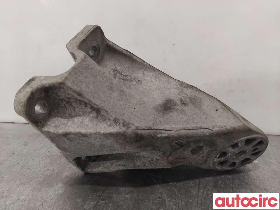 Motorfeste til Porsche Cayenne 2010-2017 (92A) (92A) (PORSCHE|95811520140||7L6199308D)