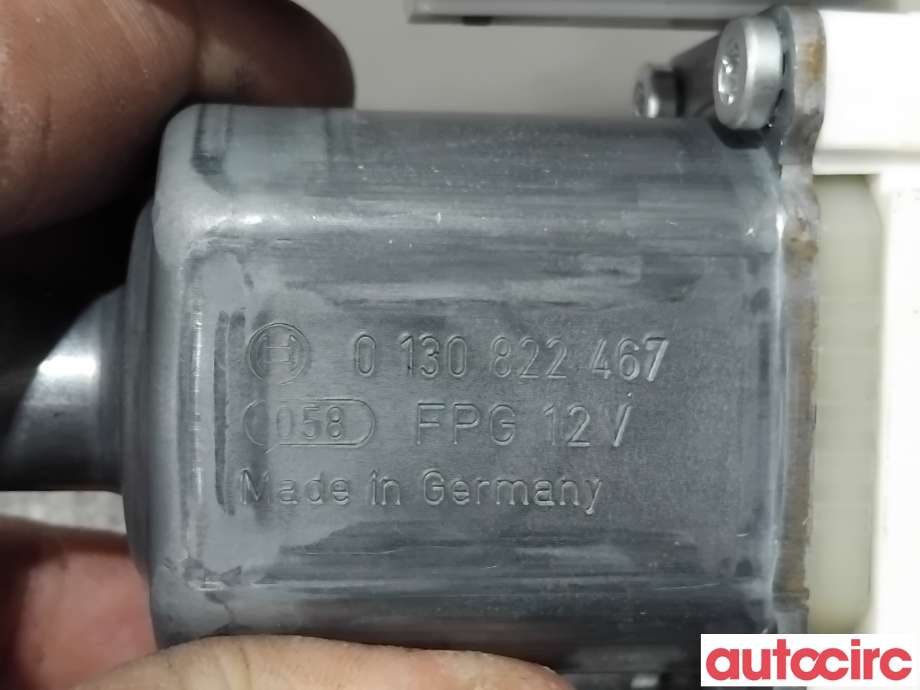Ruteheis høyre foran til VW Tiguan 2011-2016 (Type I, Fase 2)  (VOLKSWAGEN|5N0959702G|0130822467|5N0959702J)