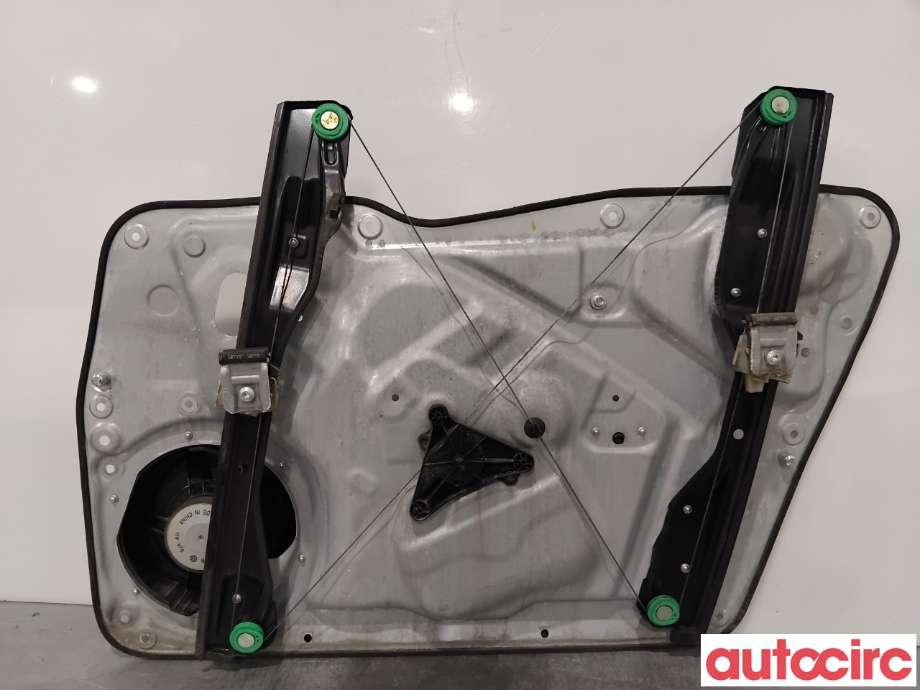 Ruteheis til VW Tiguan 2011-2016 (Type I, Fase 2)  (VOLKSWAGEN|5N0837461||5N1837729G)