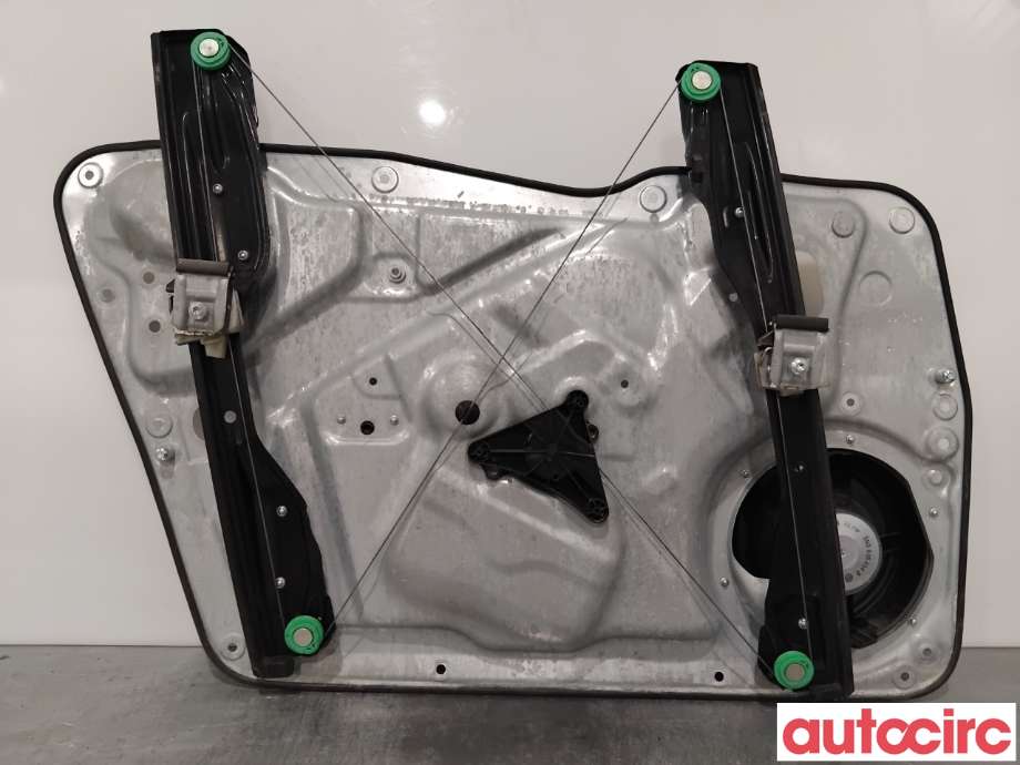Ruteheis til VW Tiguan 2011-2016 (Type I, Fase 2)  (VOLKSWAGEN|5N0837462||5N1837730G)