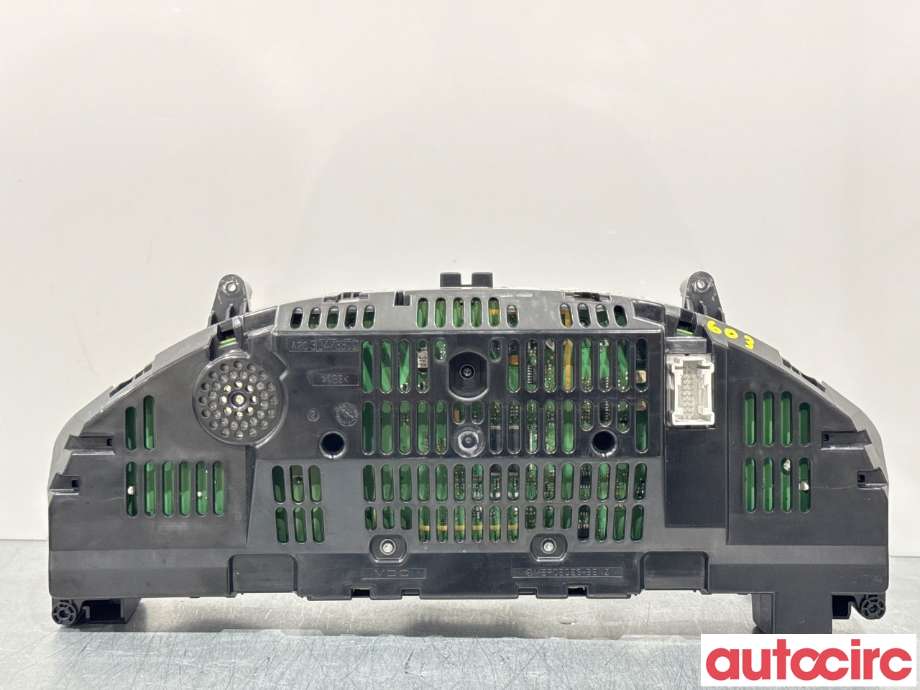 Instrumentpanel til Mercedes C-Klasse 2011-2014 (Fase 2) (W204) (W204) (MERCEDES|A2049004609|A2C53435305|A2049005513)