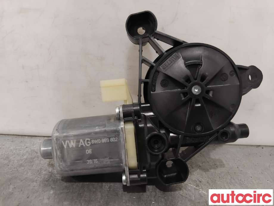 Ruteheis høyre foran til Audi A4 2015-2019 (Type V, Fase 1) (B9) (B9) (AUDI|8W0959802|0130822704)