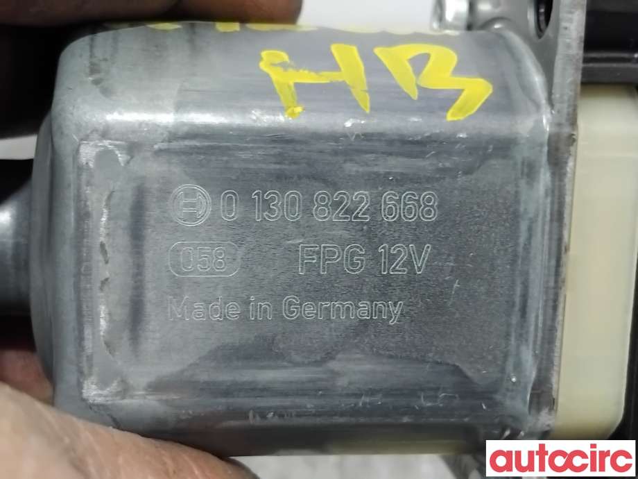 Ruteheis høyre bak til Audi A4 2015-2019 (Type V, Fase 1) (B9) (B9) (AUDI|8W0959812|0130822668)