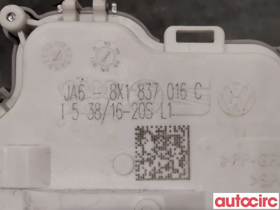 Låsekasse høyre foran til Audi A4 2015-2019 (Type V, Fase 1) (B9) (B9) (AUDI|8X1837016C|)