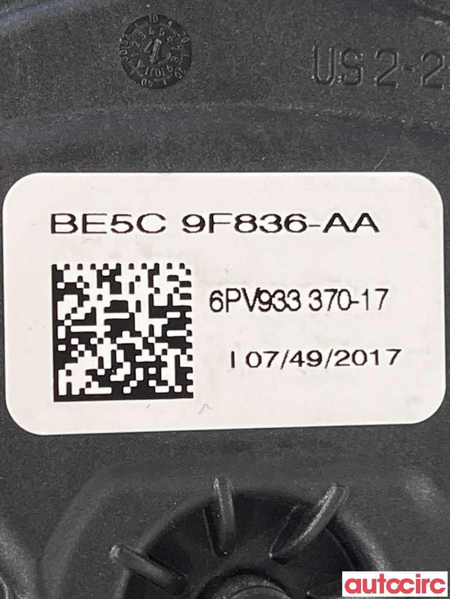 Pedal gass til Tesla Model X 2016-->>  (TESLA|1005307-00-A|6PV933370-17)